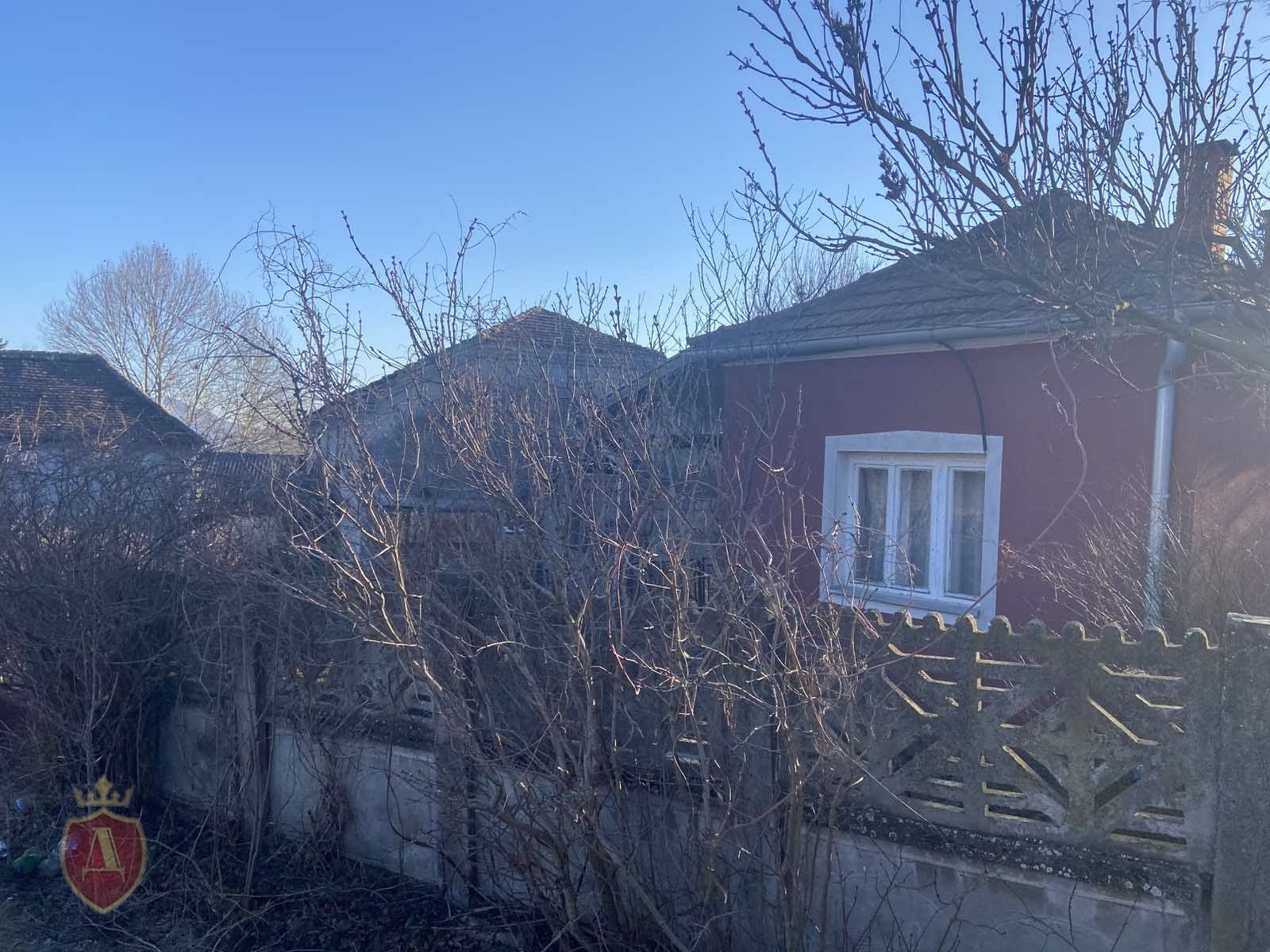 Na prodaju kompletno seosko domaćinstvo – Bošnjane, opština Paraćin